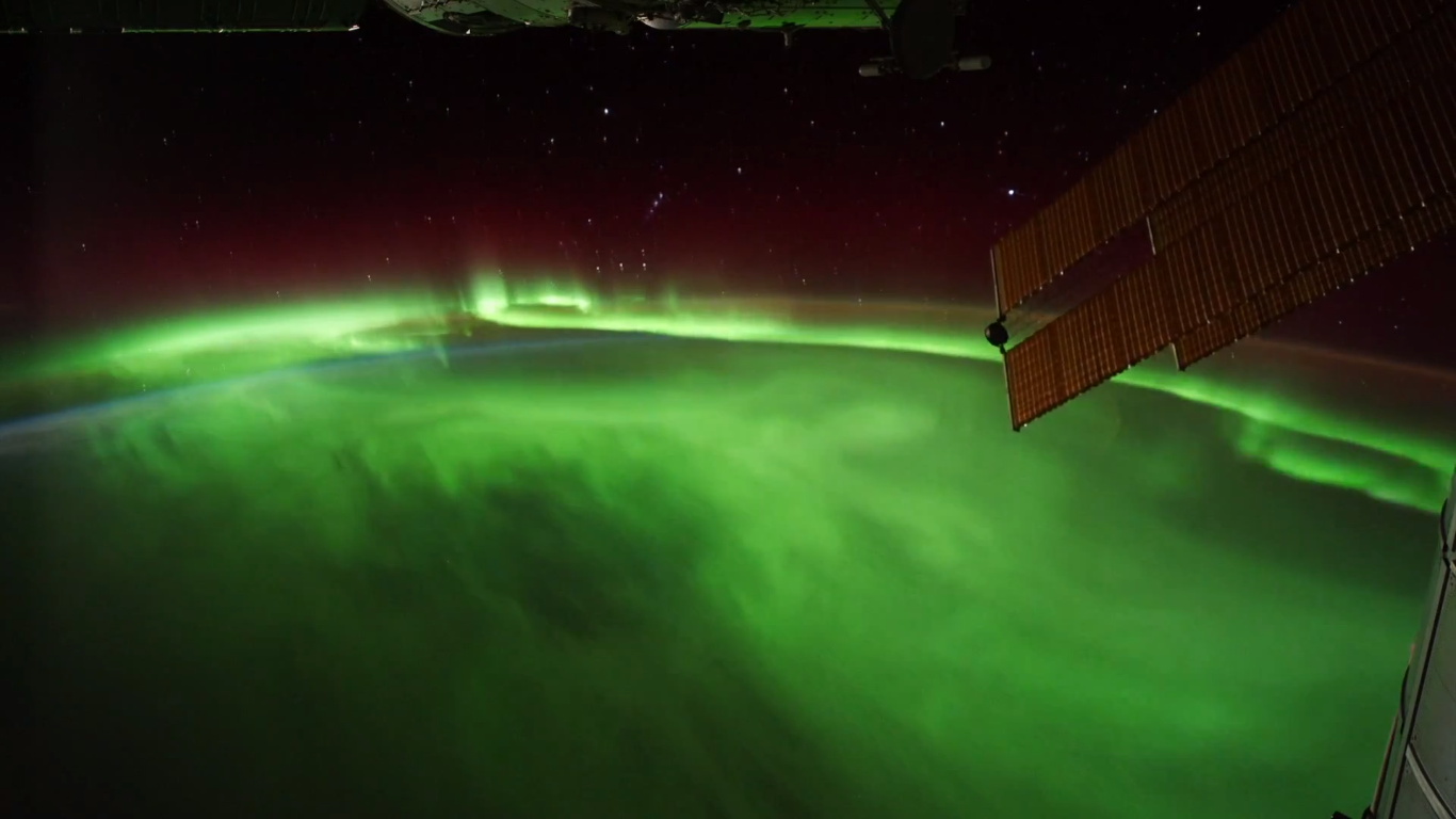 zorza polarna widziana z ISS